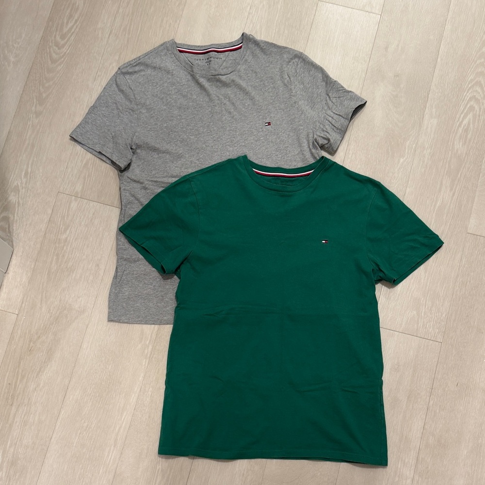 X2 - Tommy Hilfiger Gray and Green Short Sleeve Tees